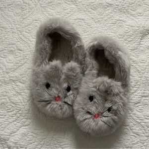 Bunny Slippers EUC barely worn! Size 5 (big girls)